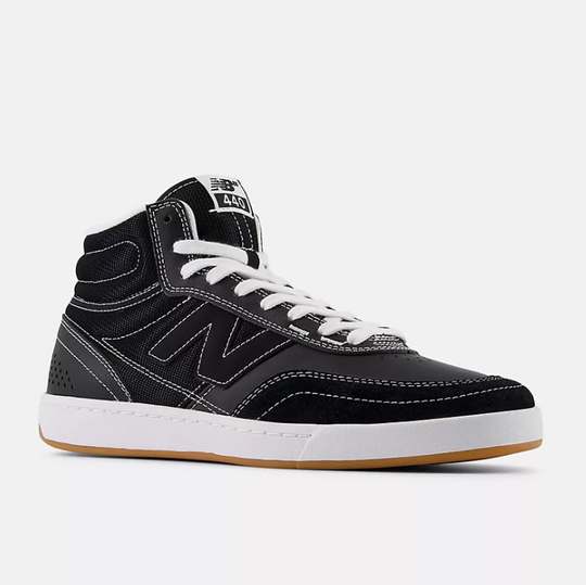 Suede and mesh upper for style and comfort