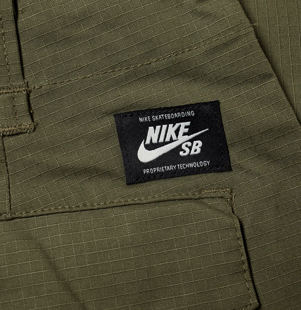 Nike SB tag branding