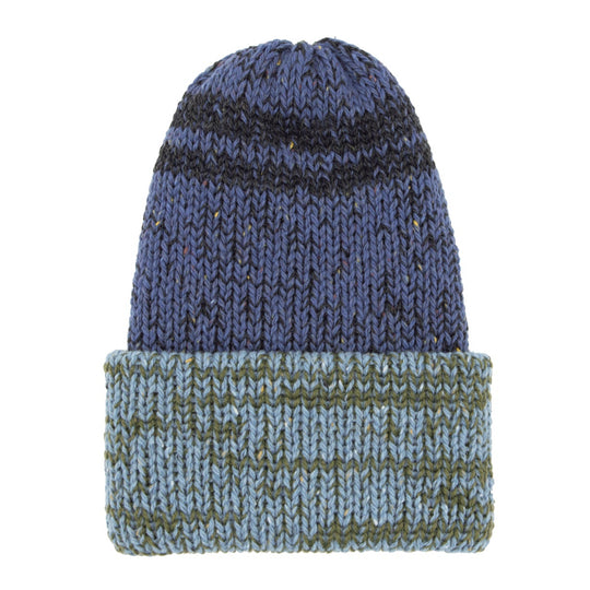 Knitted beanie with two-tone pattern 