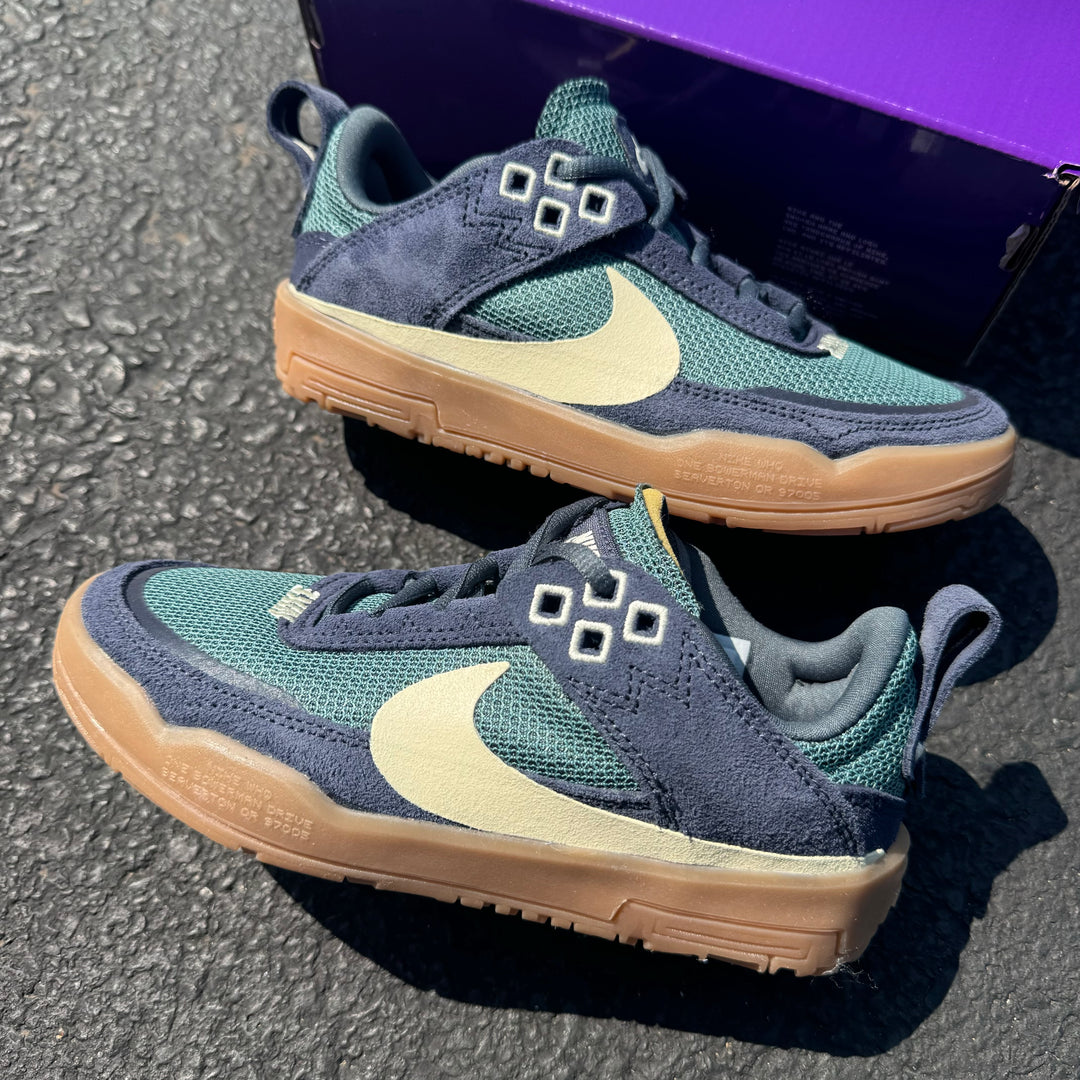 Nike SB Day One (GS) Youth Shoe (Thunder Blue/Alabaster)