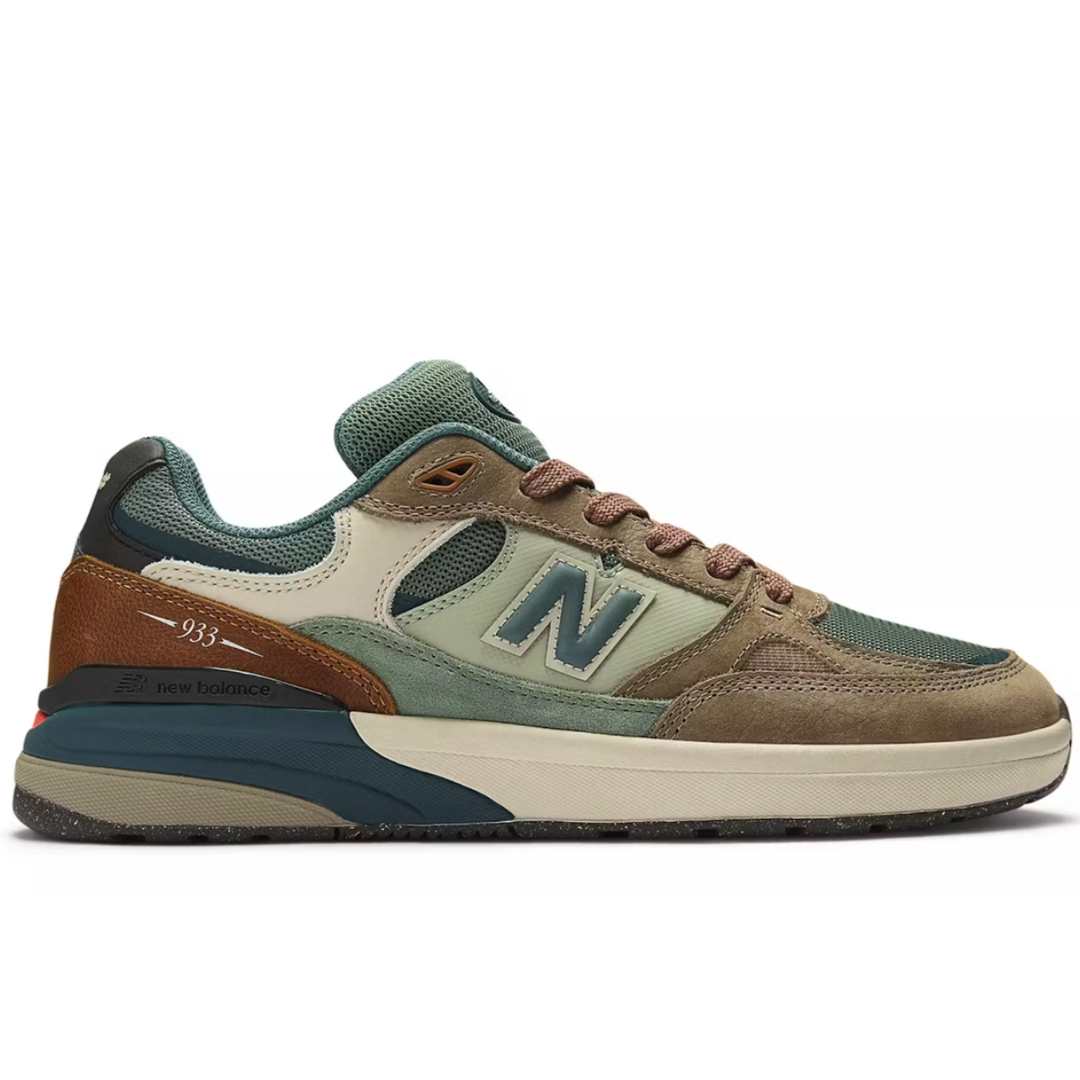 Multicolor sneaker with New Balance logo on a white background