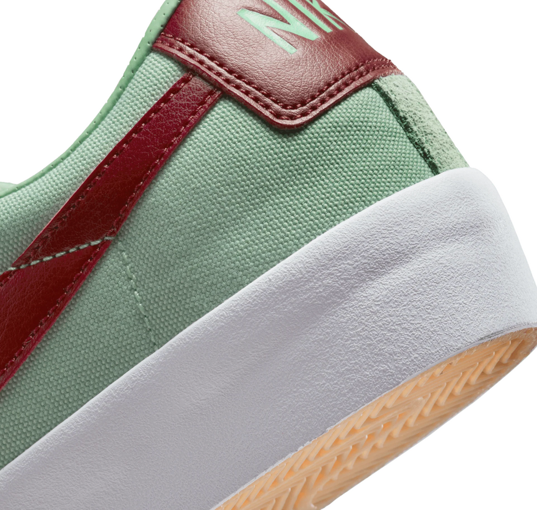 Nike SB Zoom Blazer Low Pro GT Enamel Green Team Red 13