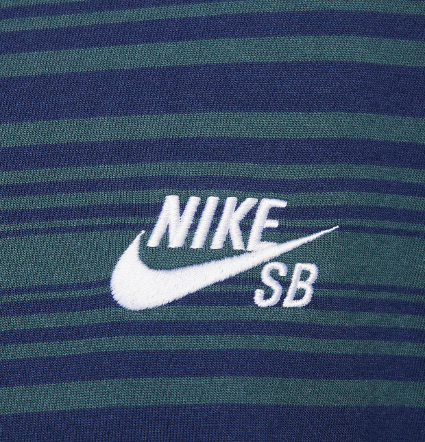 embroidered Nike SB logo