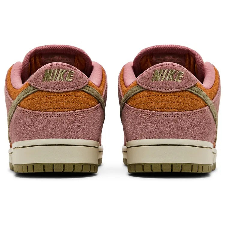 nike embroidered heel