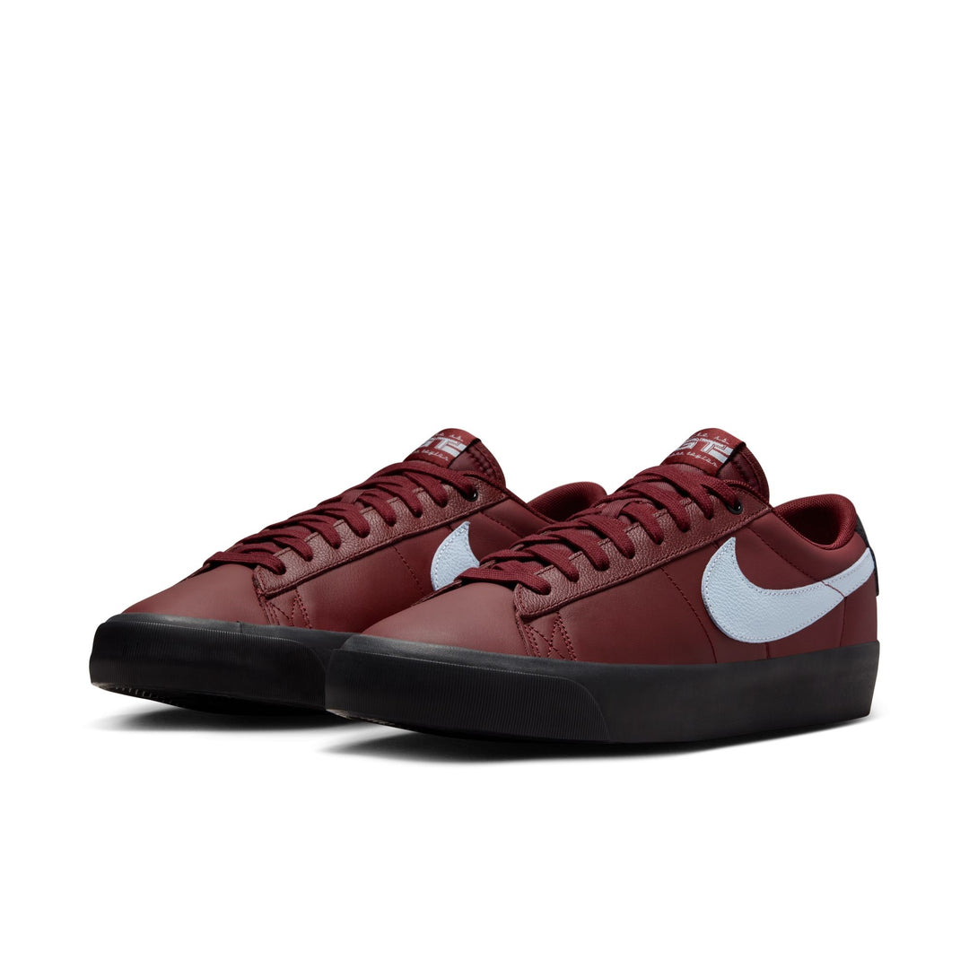 Nike SB Zoom Blazer Low Pro GT ISO (Dark Team Red/LT Armory Blue)