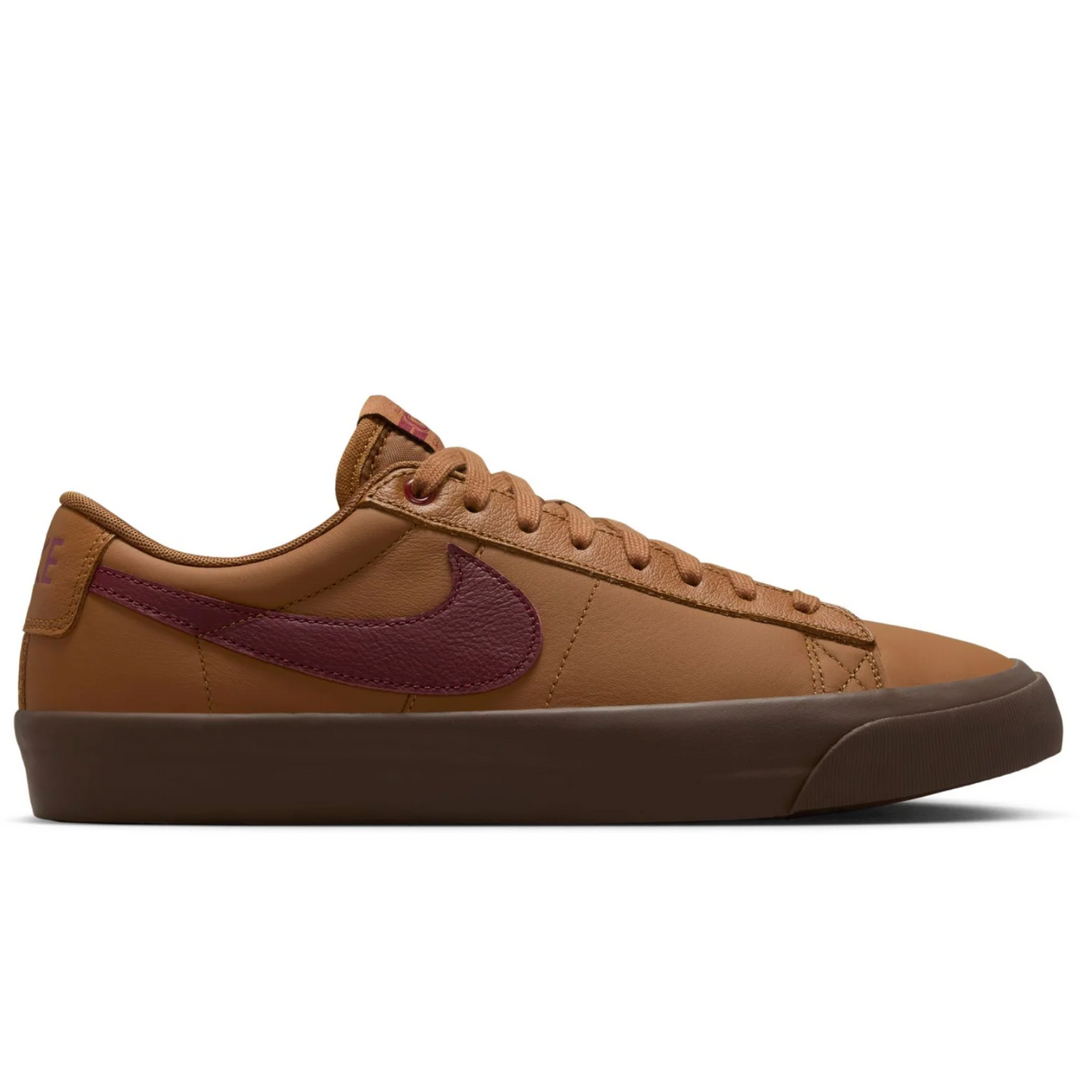 Nike SB Zoom Blazer Low Pro GT ISO (LT British Tan/Dark Team Red)