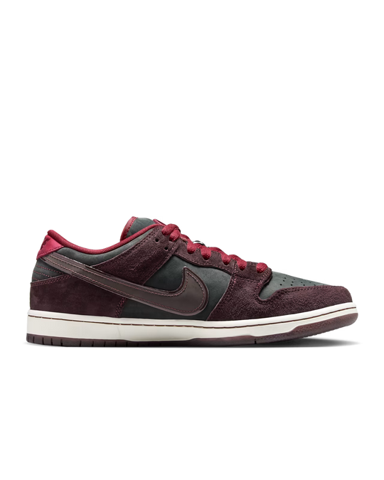 Nike SB x Riot Skateshop Dunk Low Pro