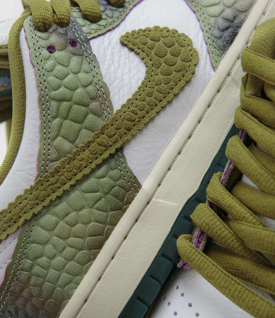 Nike SB Dunk Low Pro (Alexis Sablone Chameleon)