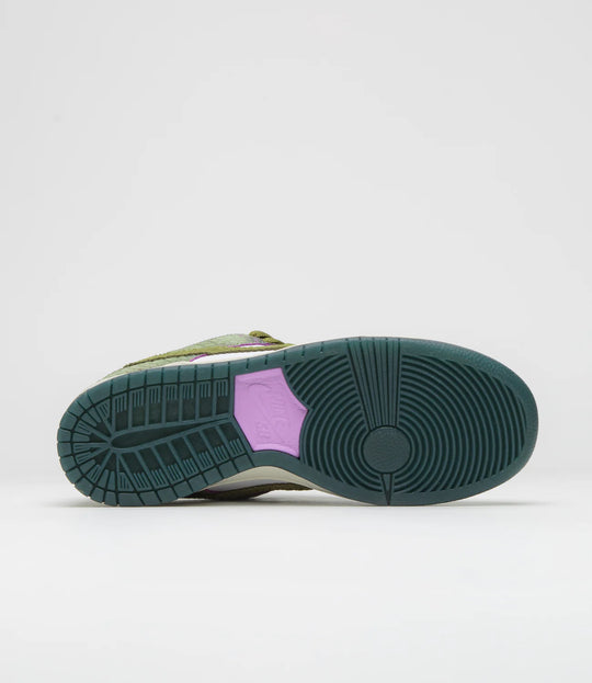 Nike SB Dunk Low Pro (Alexis Sablone Chameleon)